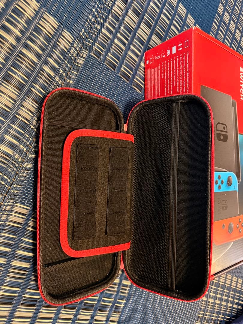 Nintendo Switch 本体 スイッチ フィルム貼付済 ハードカバー付き