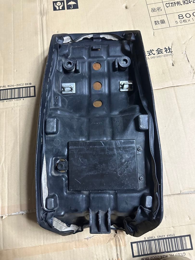 gpz900r 純正シート