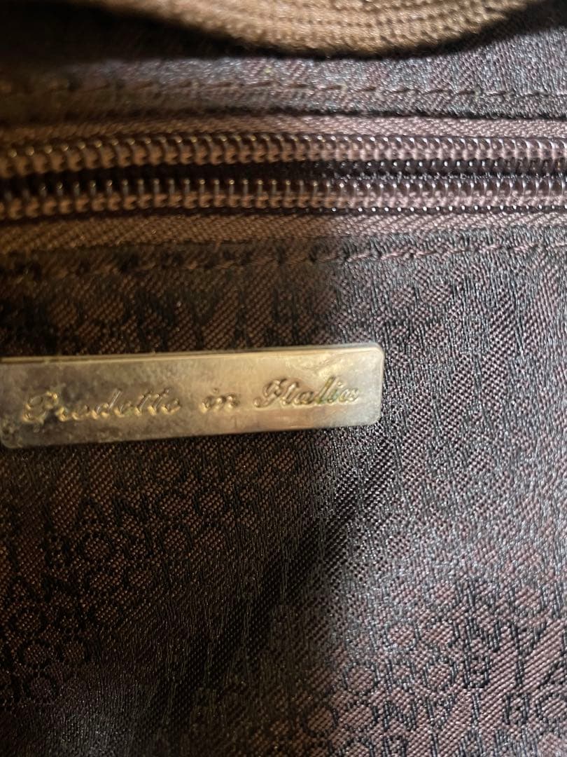 【美品】Orobianco ボディバッグ 黒/アイボリー