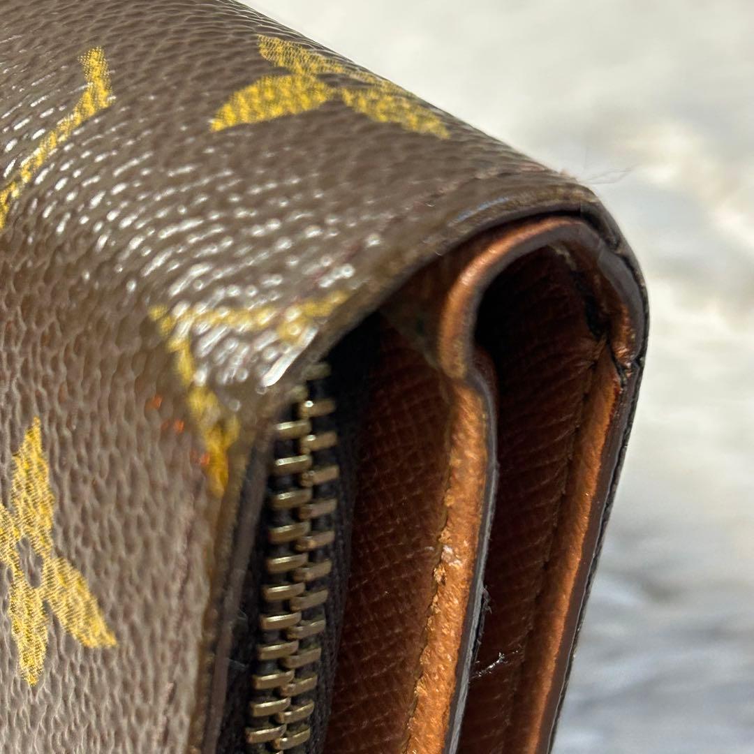 ルイヴィトン モノグラム ポルト パピエ ジップ　二つ折りコンパクトウォレット