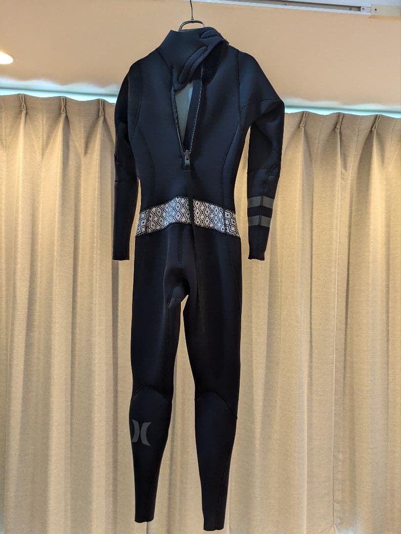 bintaroページ　【美品】Hurley ウェットスーツ　3mm　M