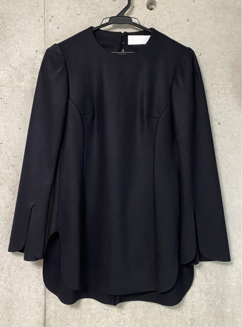 Mame Kurogouchi クルーネックウールシャツ