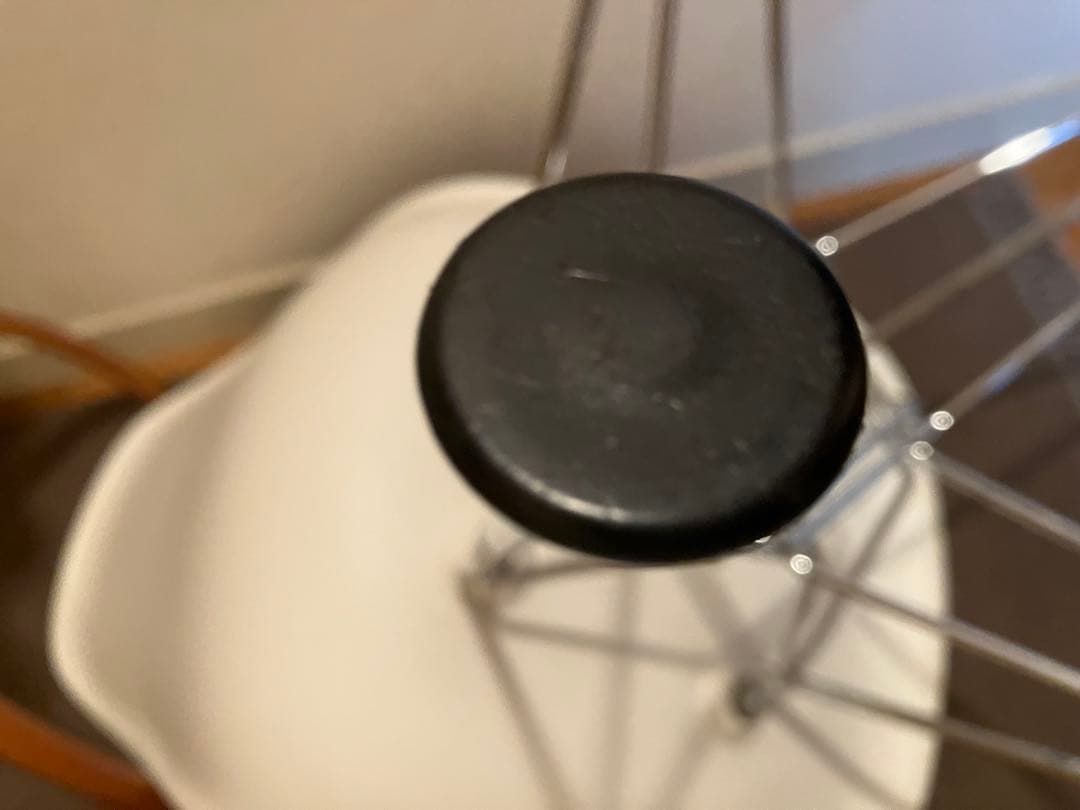 イームズ サイドシェルチェア エッフェルベース　　手渡しでお譲りです。