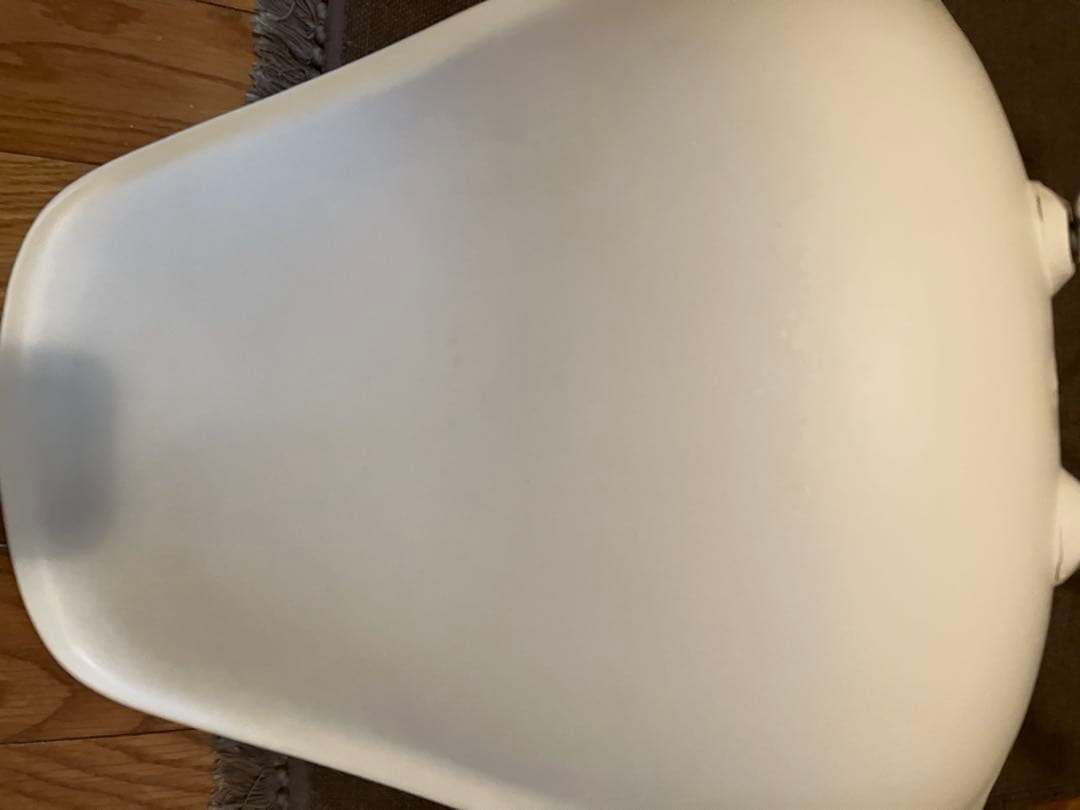 イームズ サイドシェルチェア エッフェルベース　　手渡しでお譲りです。