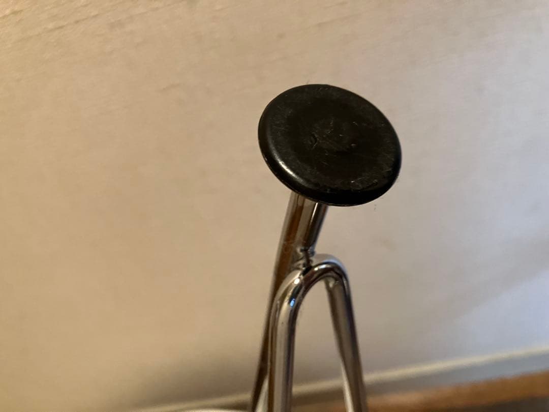 イームズ サイドシェルチェア エッフェルベース　　手渡しでお譲りです。