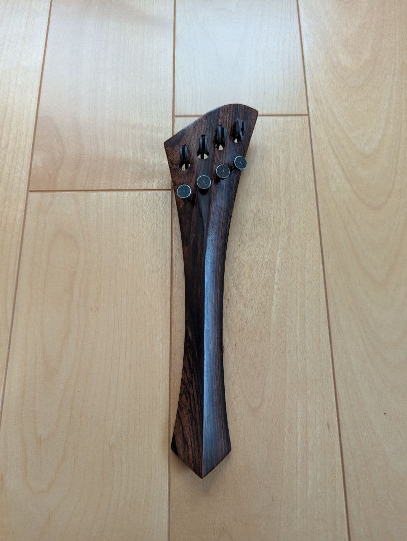 チェロ用テールピース　ハープ型、ローズウッド製