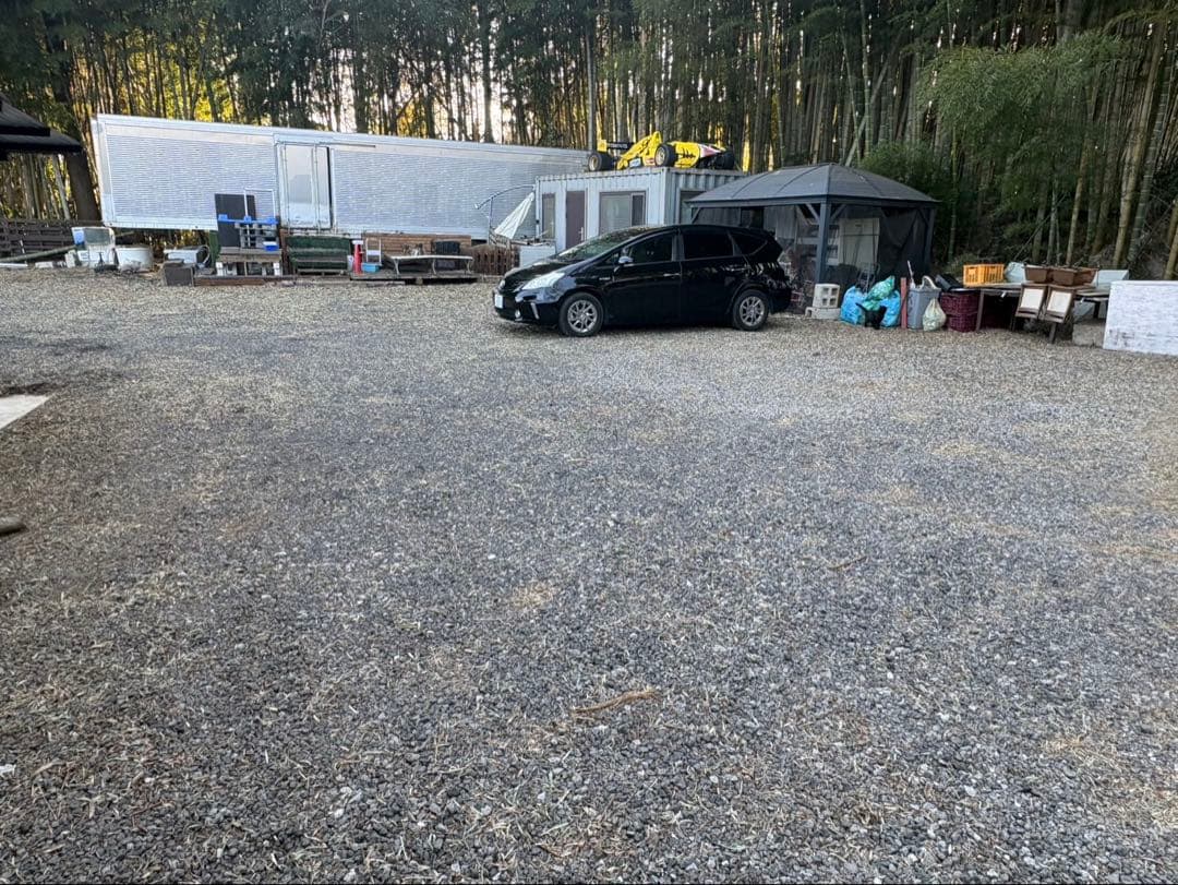 敷地・駐車場に最適｜砕石｜ぬかるみ防止・整地用砂利 10トンダンプ×５台分