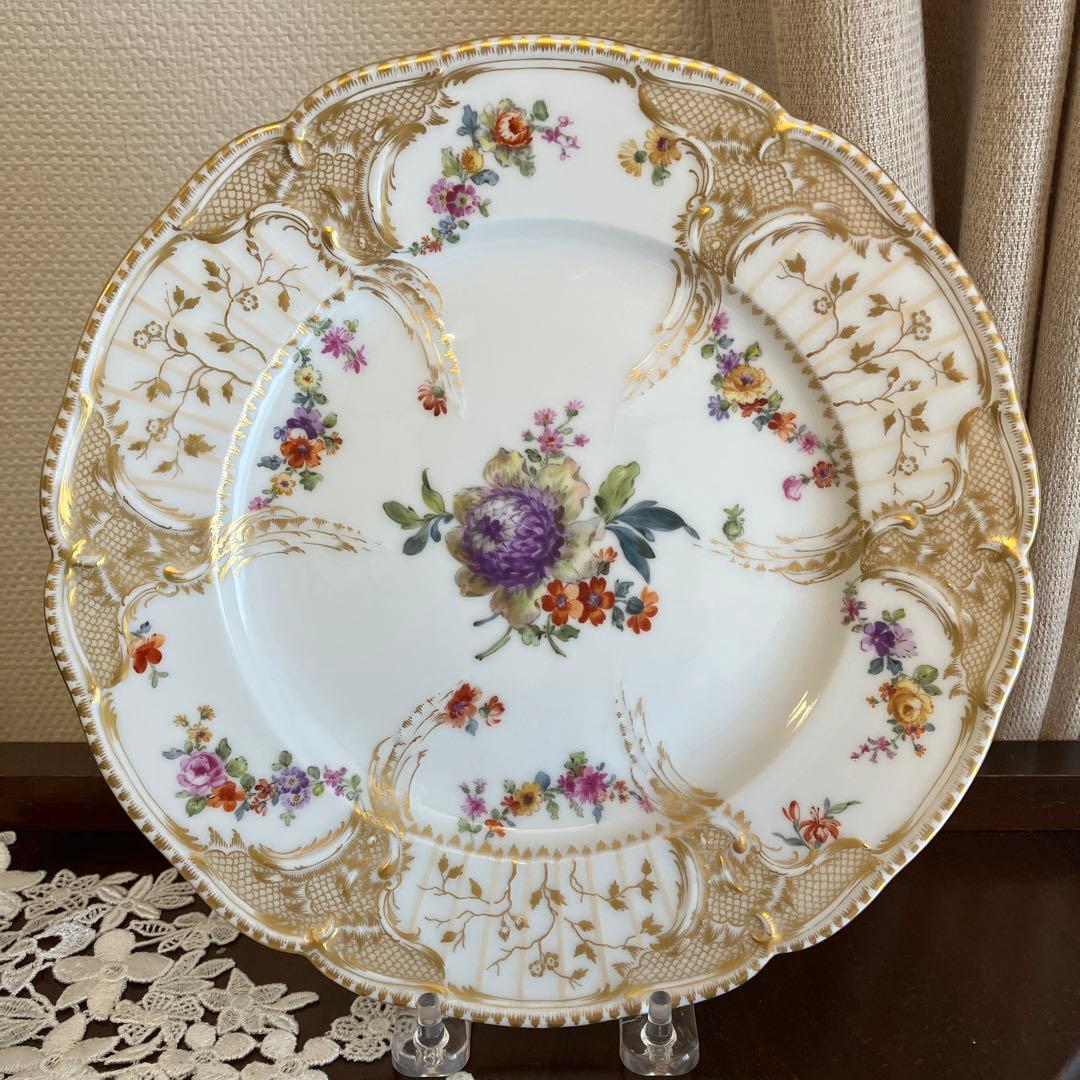 ベルリンKPM    アンティーク　麦わらギクのブーケ金彩プレート