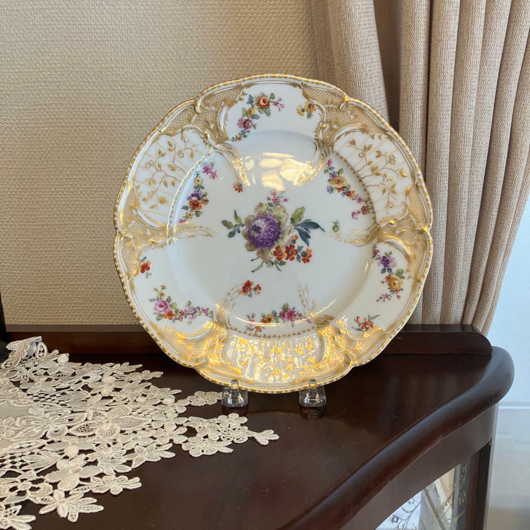 ベルリンKPM    アンティーク　麦わらギクのブーケ金彩プレート