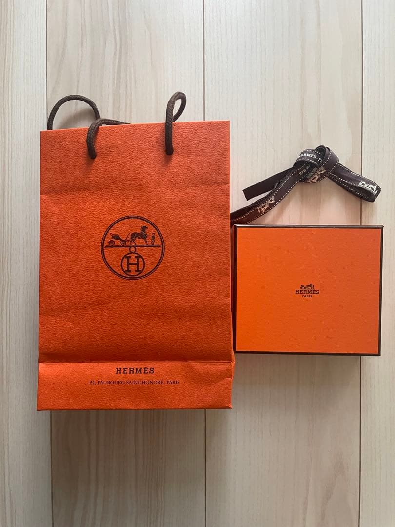 【新品未使用】HERMES エルメス シルクインコンパクト エプソン 財布