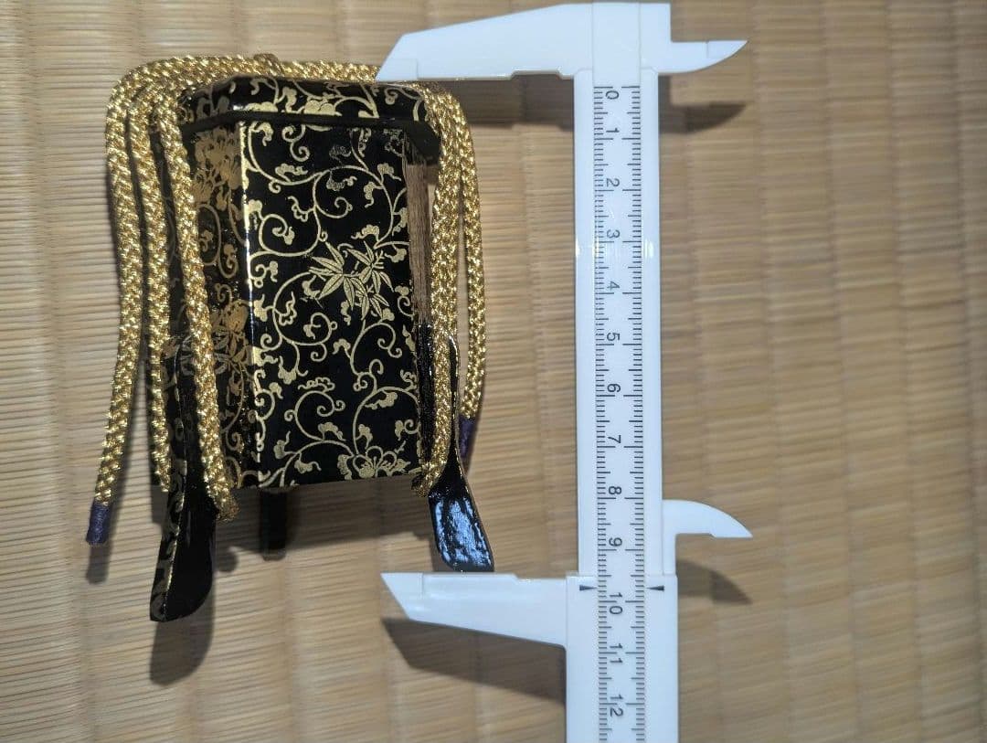 木製雛道具　金蒔絵貝桶一対と貝合わせ用合わせ貝