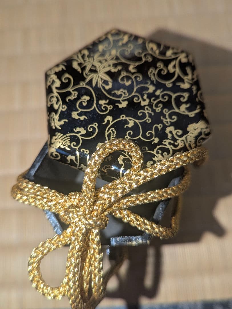 木製雛道具　金蒔絵貝桶一対と貝合わせ用合わせ貝