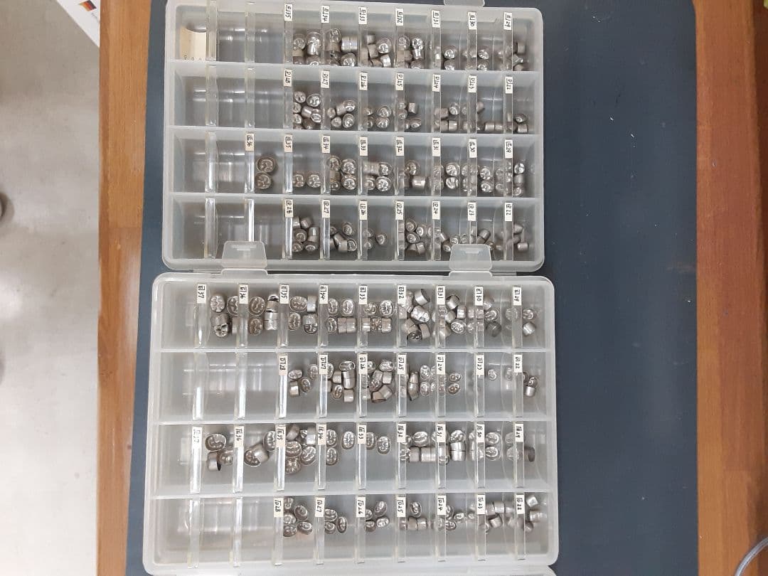 歯科技工　三金乳歯冠上下額セット