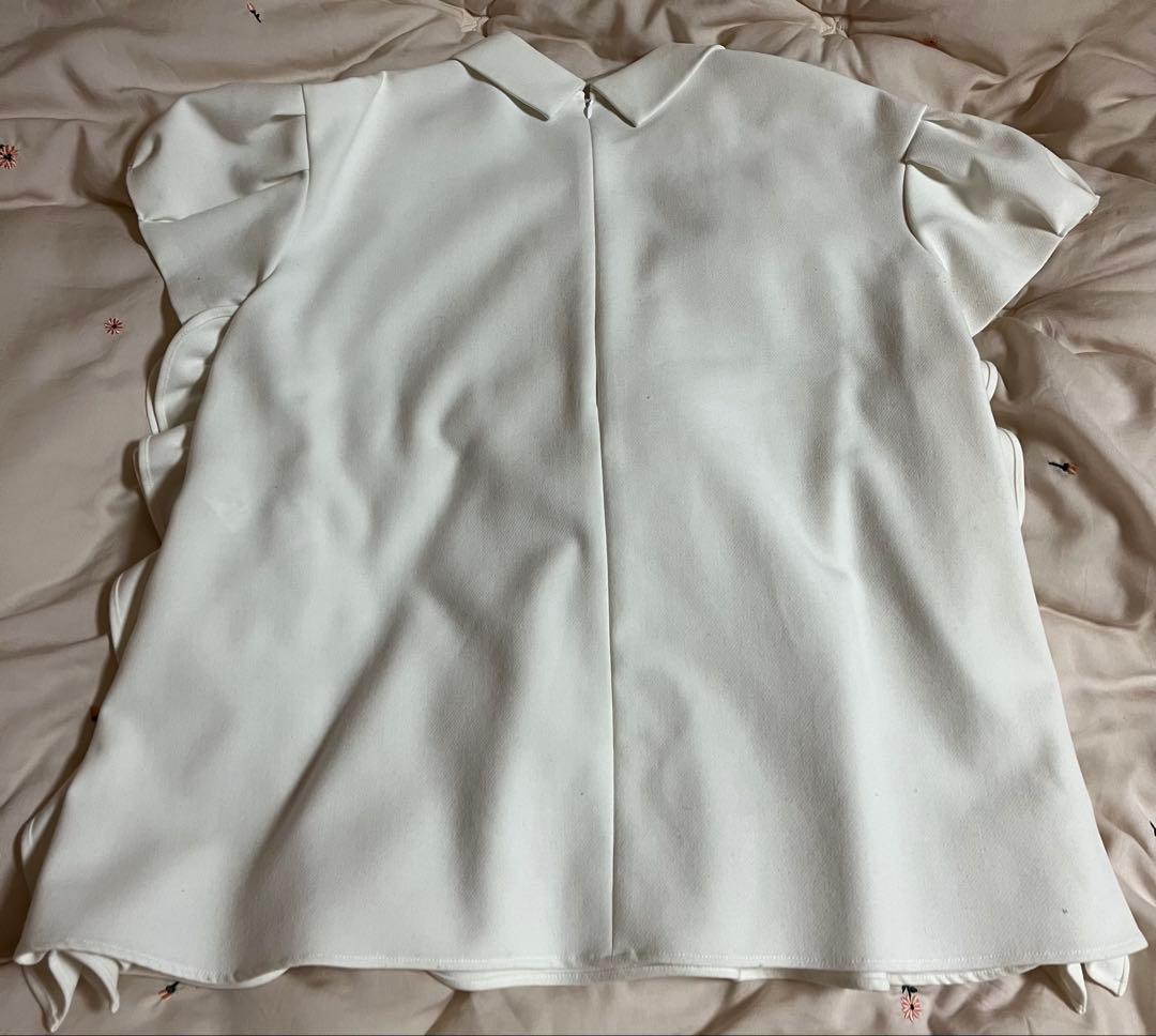 本日限定お値下げ！ヨーコチャン　フリルブラウス