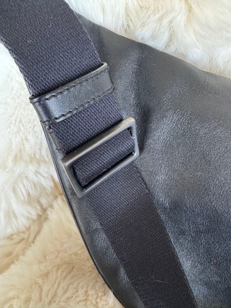 Bottega Veneta/ボッテガヴェネタ/ブラック/レザーボディバッグ