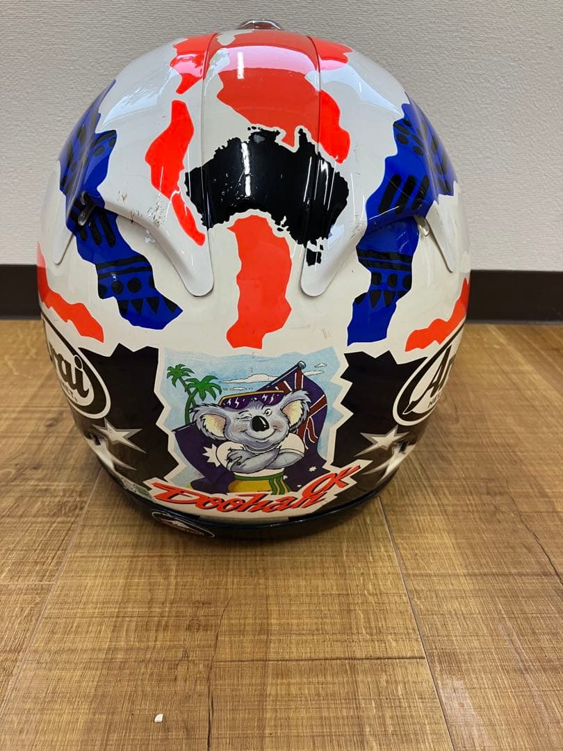 Arai フルフェイスヘルメット コアラデザイン　ドゥーハンのヘルメットです。
