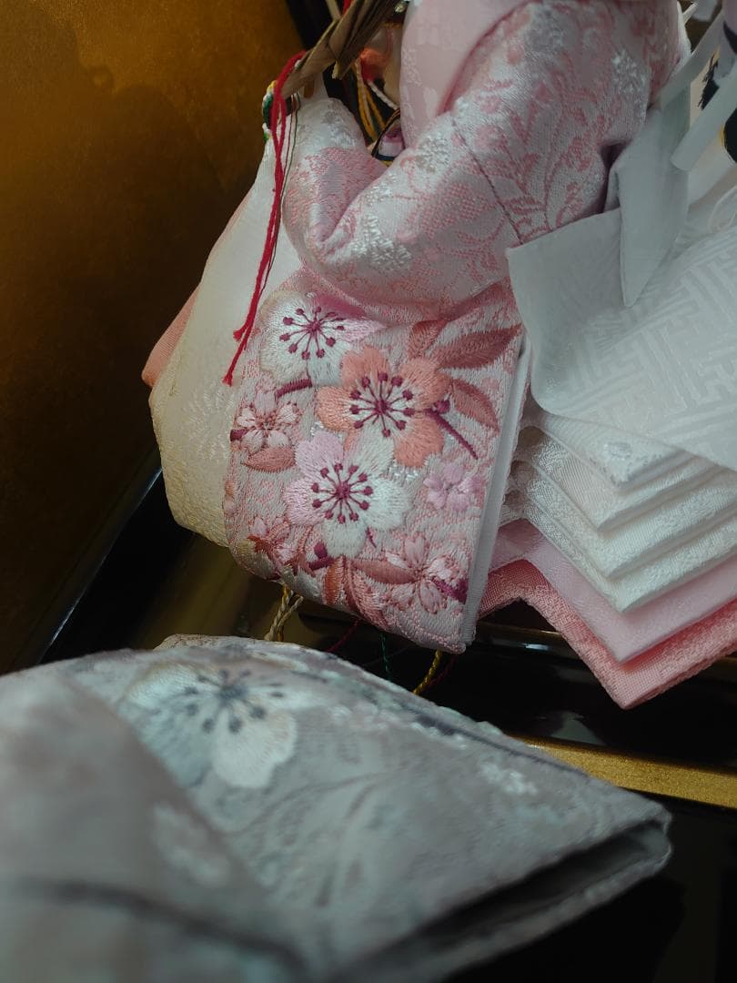 ●さくらの着物おすすめです●新品おひなさま●　さくら刺繍飾り　フルセット