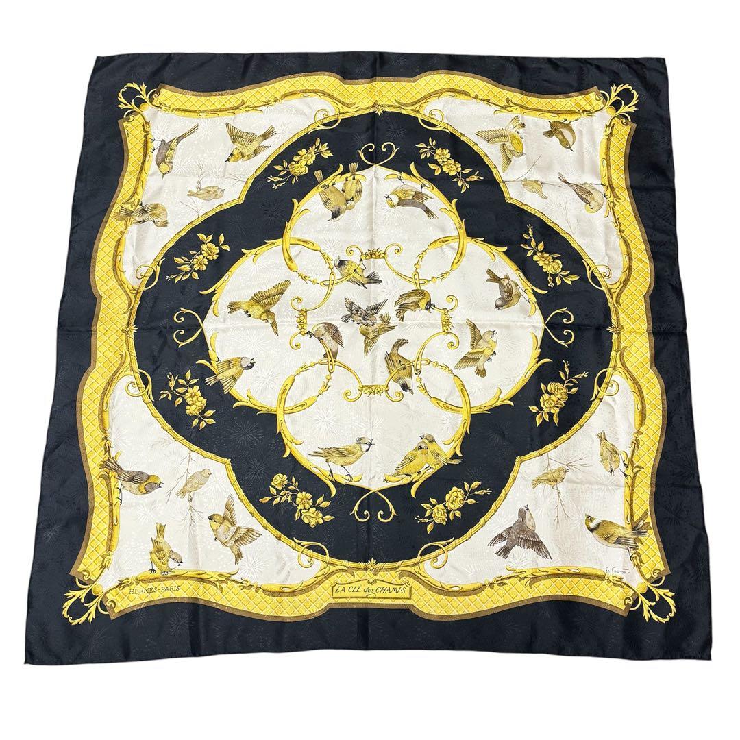a*e様 M8750 美品 HERMES エルメス カレスカーフ スズメ柄