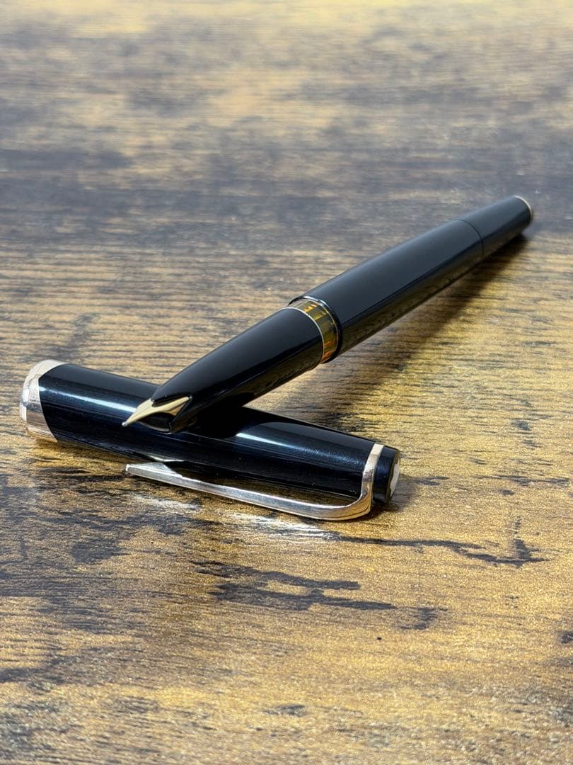 未使用に近い　1960年代　モンブラン　14 万年筆 18金　ゴールド　細字