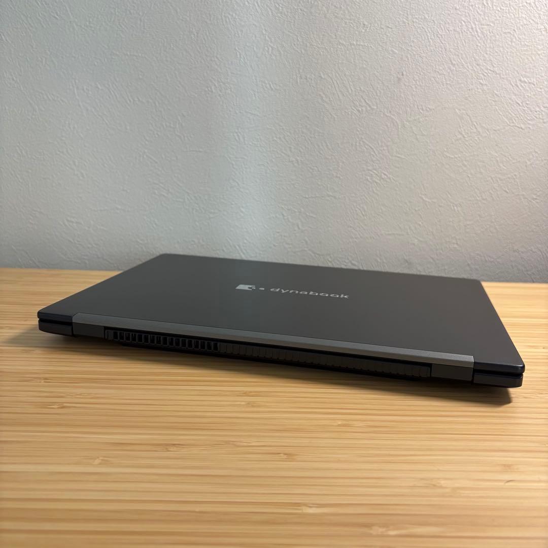 美品 東芝 2025年モデル 第13世代 i7 32GB/512GB 軽型