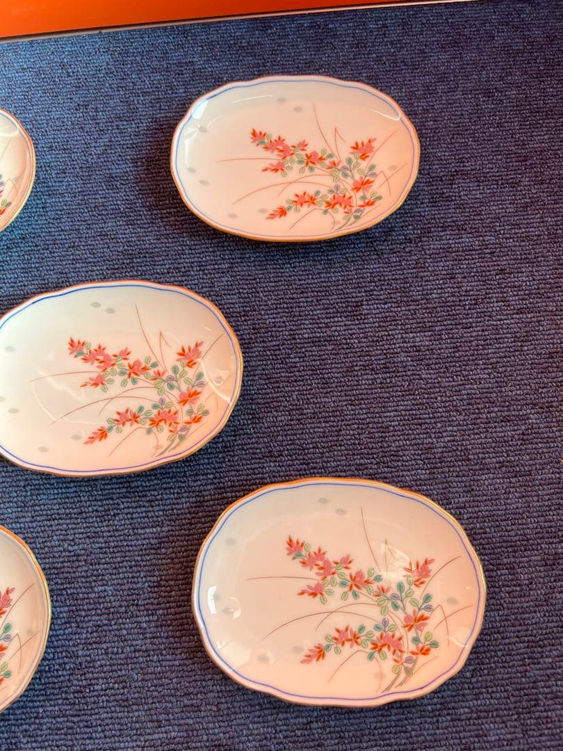 1262 有田焼　其泉窯　蛍手草花文　銘々皿５枚揃　金彩　未使用