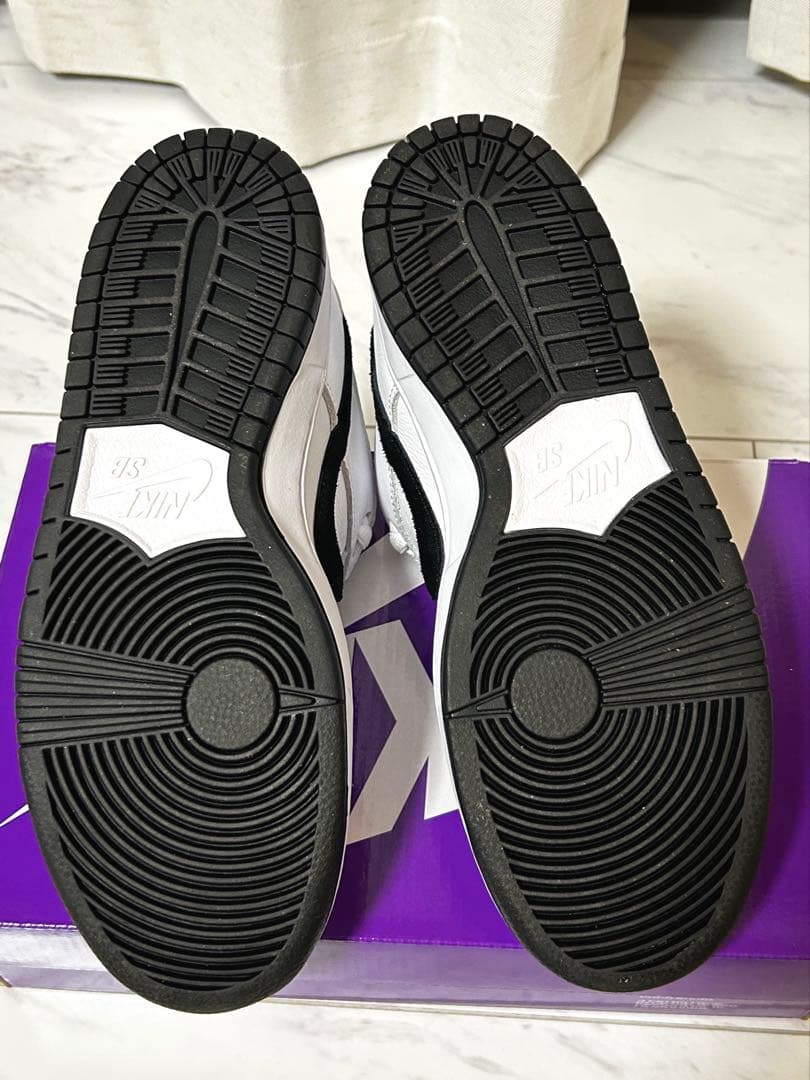 NIKE SB DUNK LOW PRO WHITE／BLACK