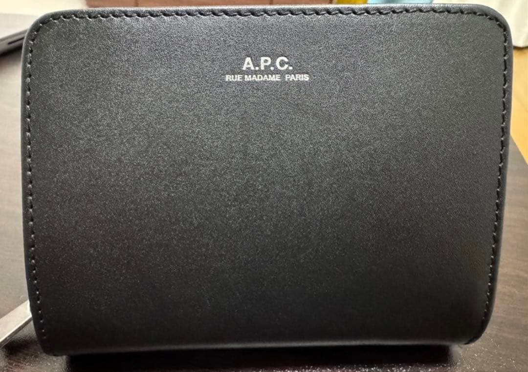A.P.C. コンパクトウォレット　財布　黒