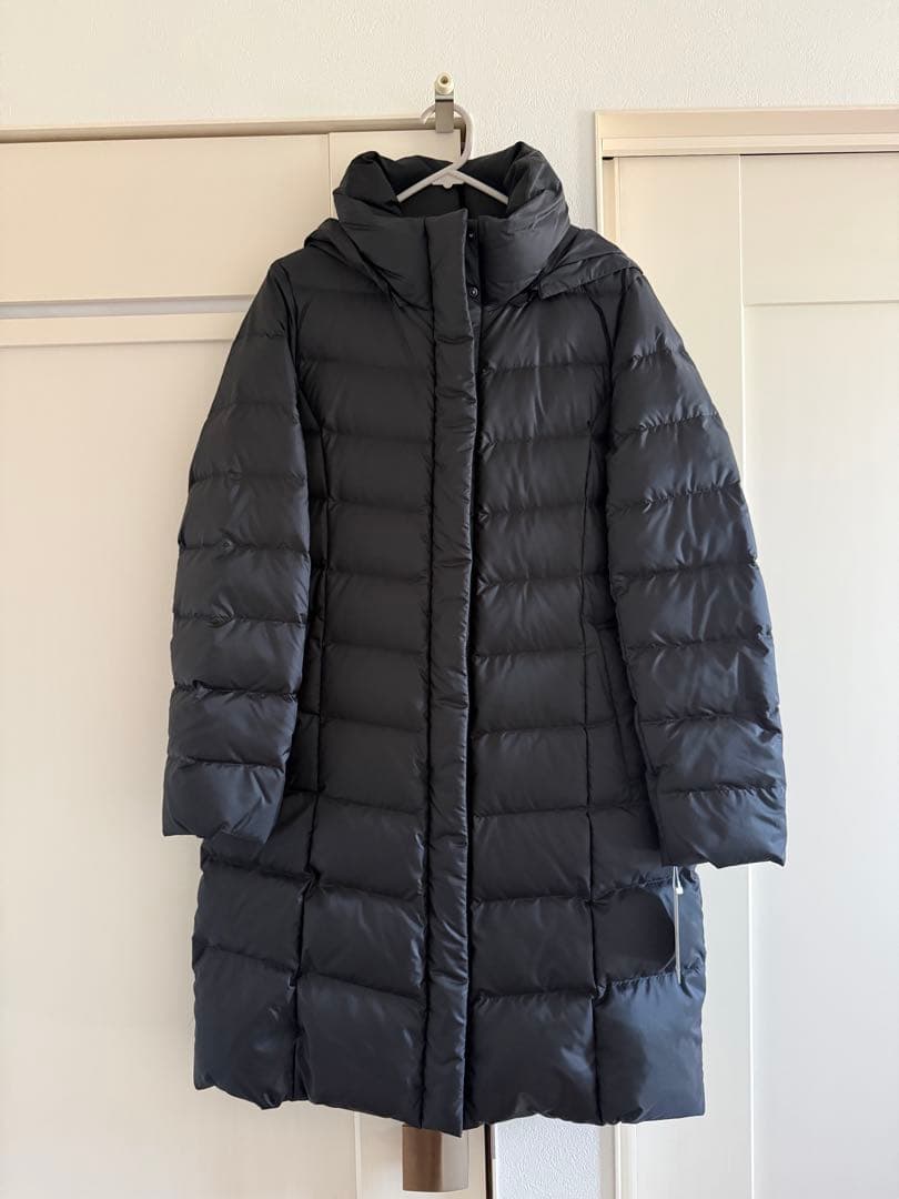 新品未使用タグ付き23区フード付き　ダウンジャットロング丈ブラック