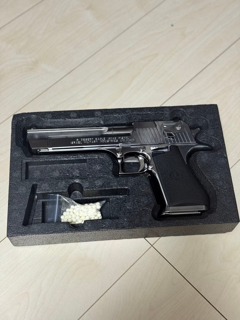 デザートイーグル .50AE クロームガスガン