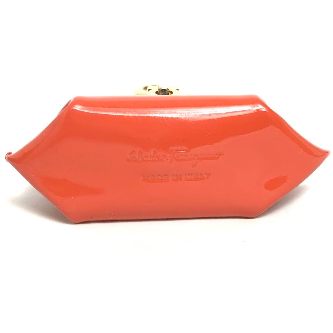 サルヴァトーレフェラガモ キーホルダー チャーム バッグモチーフ オレンジ