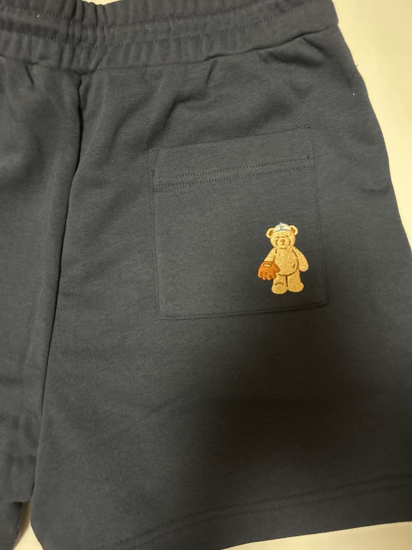 試着のみ、タグ付きスポーティベアプリントの裏毛セットアップ】 長袖短パン