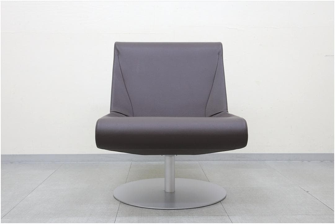 展示品 カッシーナ ブーメラン プリュス ラウンジ スウィベル チェア 回転