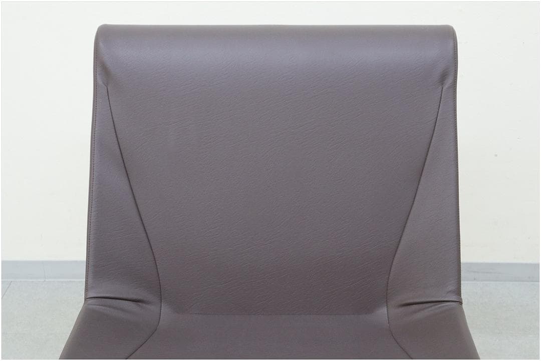 展示品 カッシーナ ブーメラン プリュス ラウンジ スウィベル チェア 回転