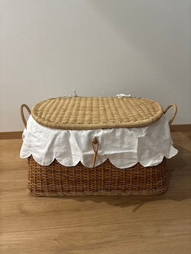 籐製オーバル型フタ付きバスケット　カゴ　収納　大型　内布付き