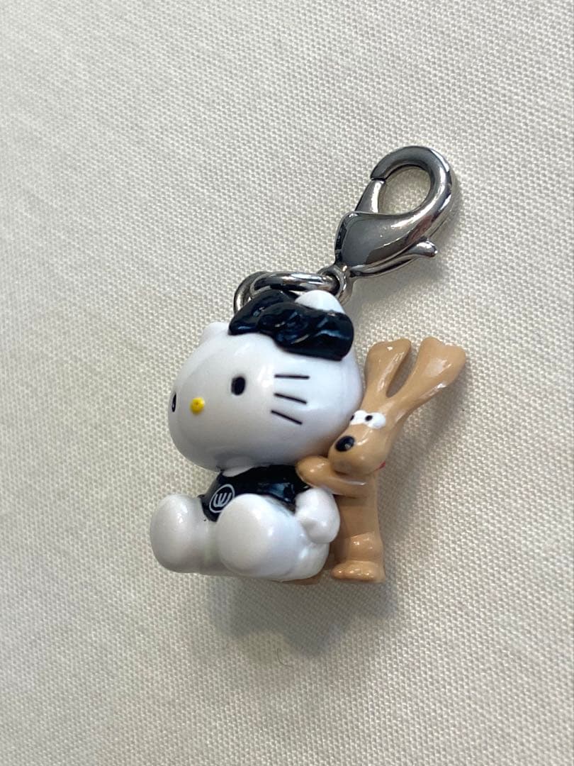 d*9様 レア　ハローキティ　ウエサコミエコ　コラボ　ストラップ　2005年　限