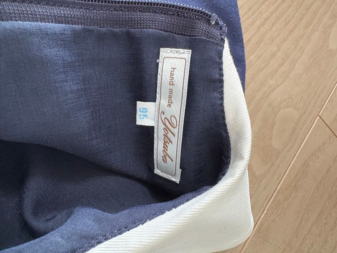 白金よつば　紺色 半袖ワンピース 刺繍入り　95