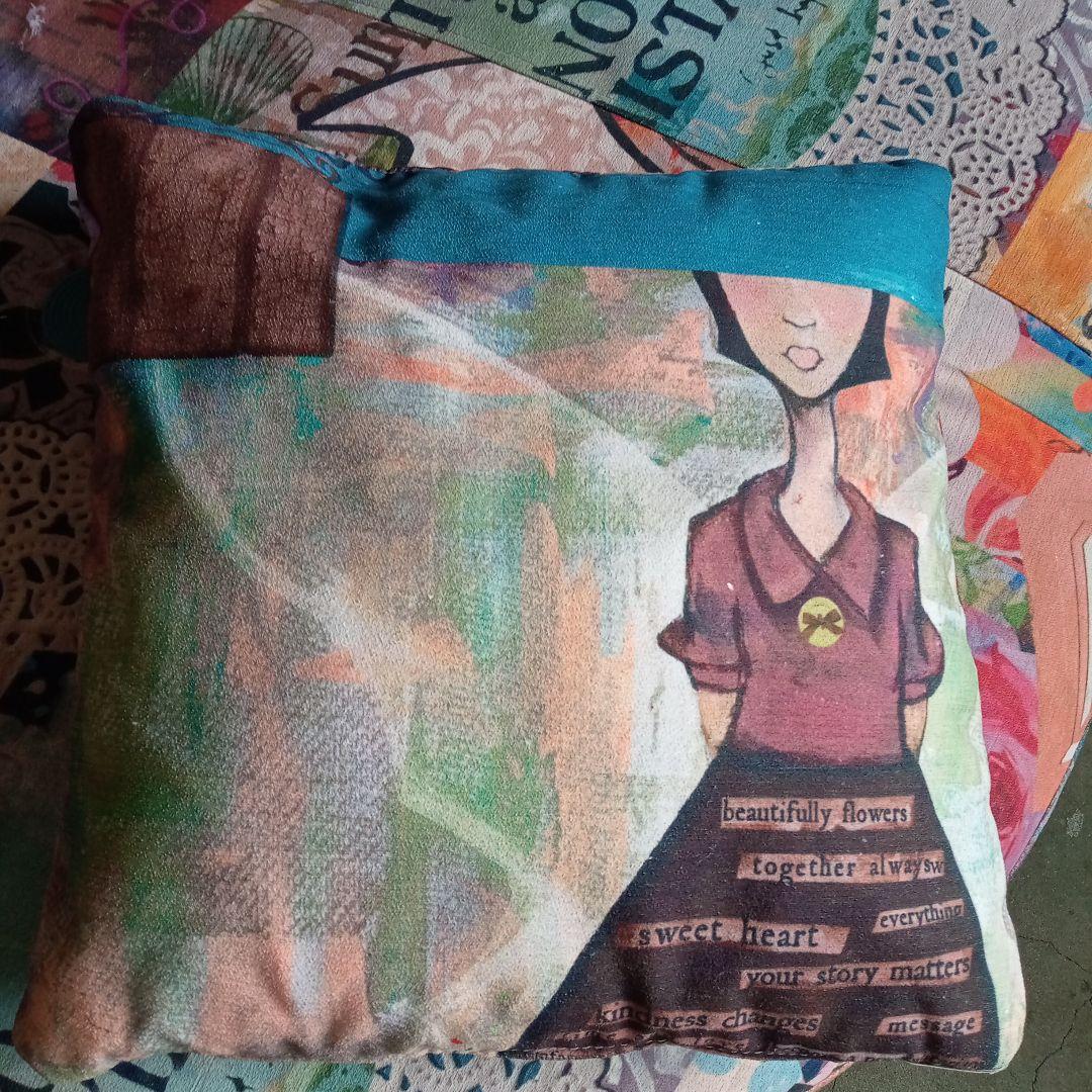 斬新カラフルポップ　パッチワーク柄　カウチソファー　共布クッション付き