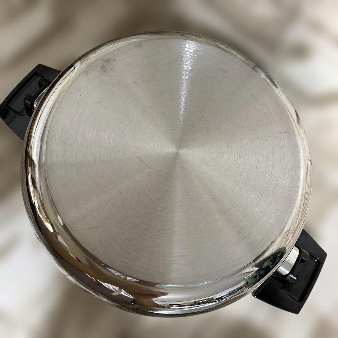  Eight ステンレス製両手鍋 中型 蓋付き３コート一回り大きい