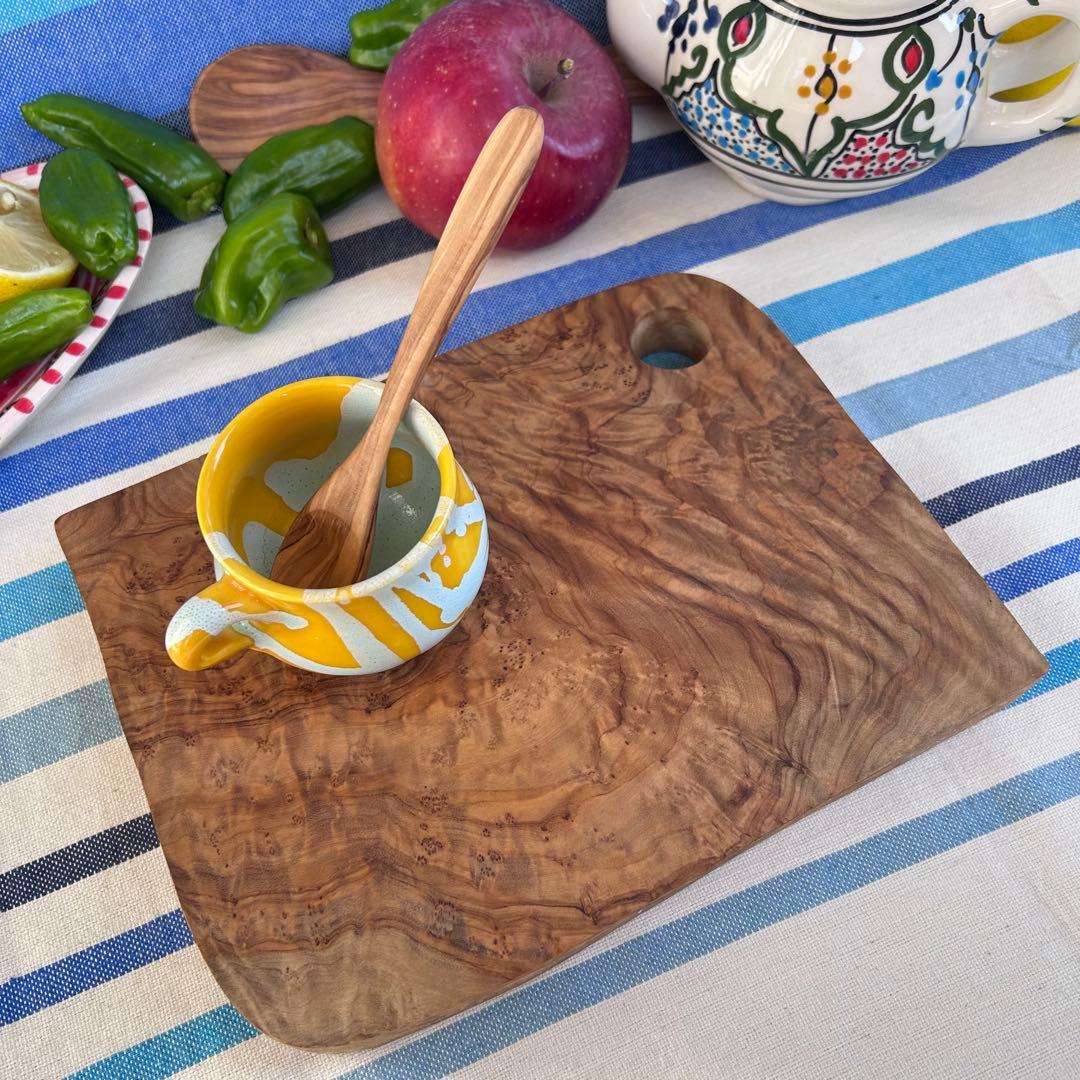 オリーブの木　プレート　繊細さがにじみ出る　約22cm