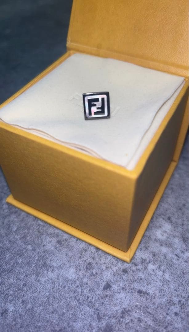 FENDI フェンディ Fロゴ ピアス 片耳用 メンズ レディース 正規品 箱有