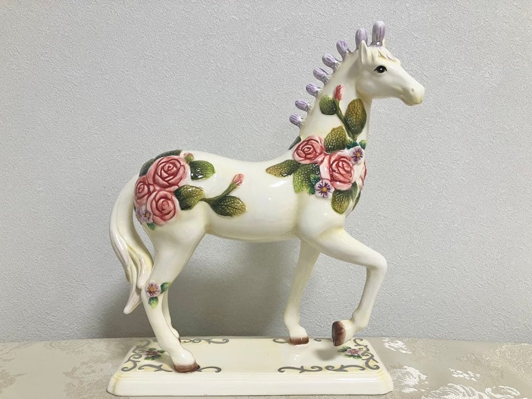 【新品】馬　置物　陶器　陶磁器　バラ模様