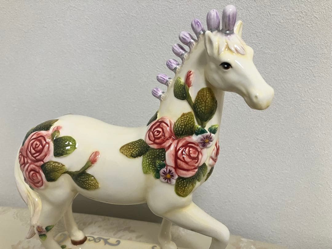 【新品】馬　置物　陶器　陶磁器　バラ模様