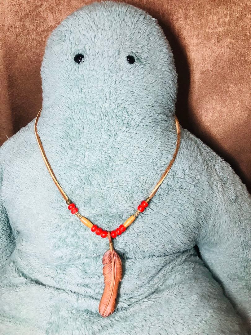 レザーカービング　フェザーネックレス レザークラフト　ハンドメイド　ヌメ革　④