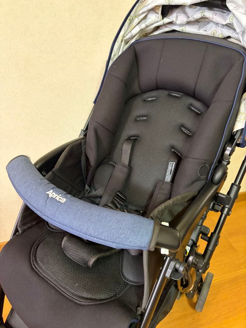 アップリカ　ラクーナビッテクッション　2022年モデル アカチャンホンポ限定