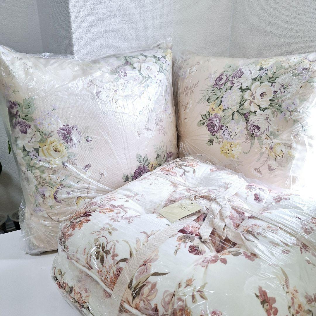 [新品/タグ付き]♡LAURA ASHLEY♡ クッション&シートクッション4品