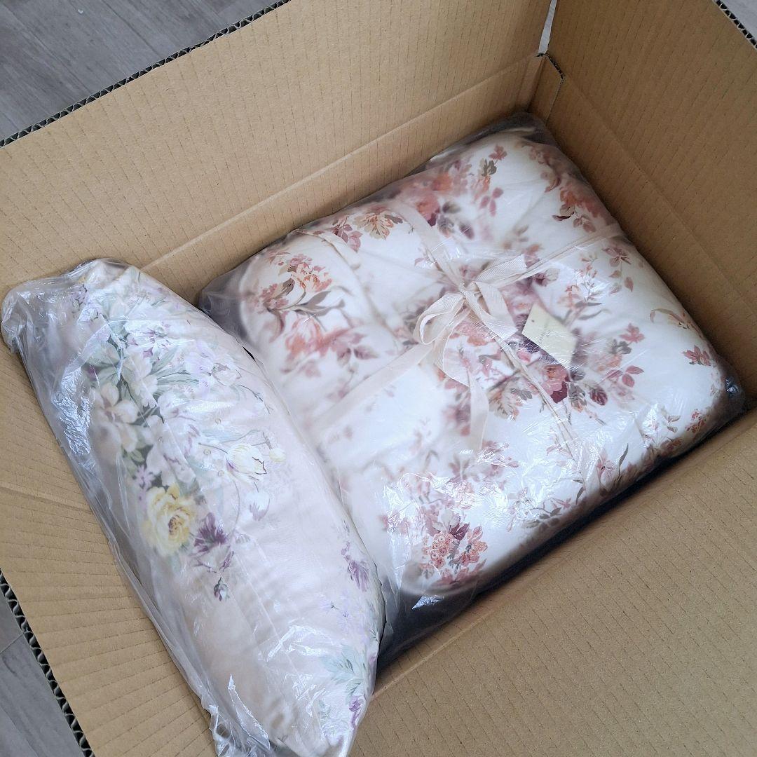 [新品/タグ付き]♡LAURA ASHLEY♡ クッション&シートクッション4品