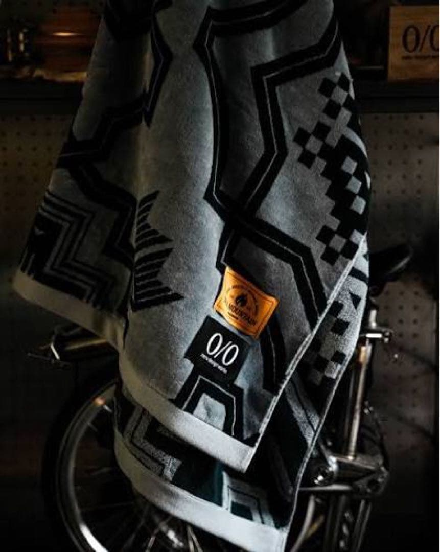 【neru design works】 新品 KAKEMONO 灰青 グレー