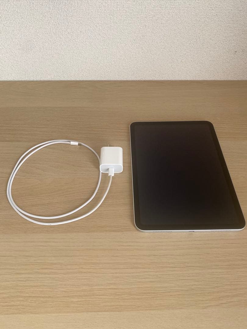 Apple iPad 第10世代(Wi-Fiモデル) 64GBシルバー 本体のみ