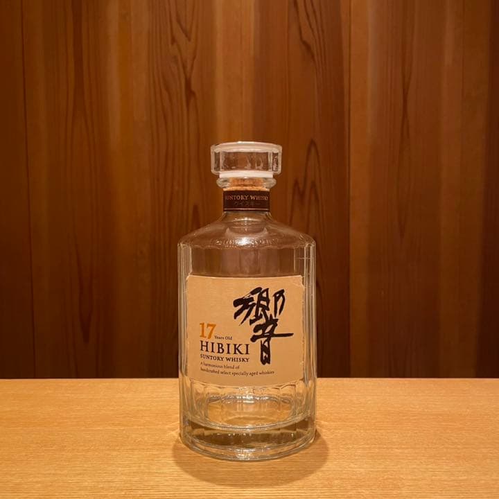 サントリー 響 17年 700ml 空き瓶