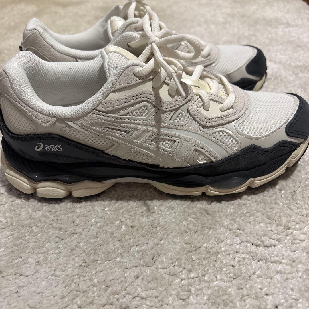 【極美品】asics GELーNYC WHITE/SMOKE GREY